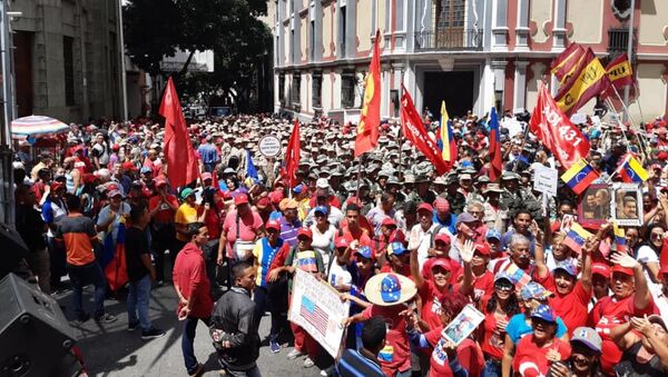 Los seguidores del Gobierno se movilizan en Caracas para apoyar el Foro de Sao Paulo - Sputnik Mundo
