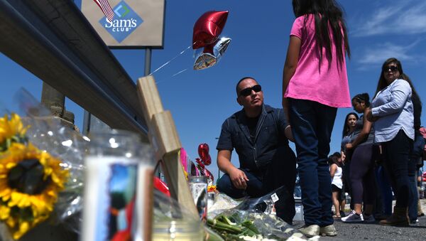 Homenaje a las víctimas del tiroteo en El Paso - Sputnik Mundo