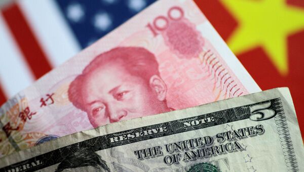 Billetes de EEUU y China, dólar y yuan - Sputnik Mundo