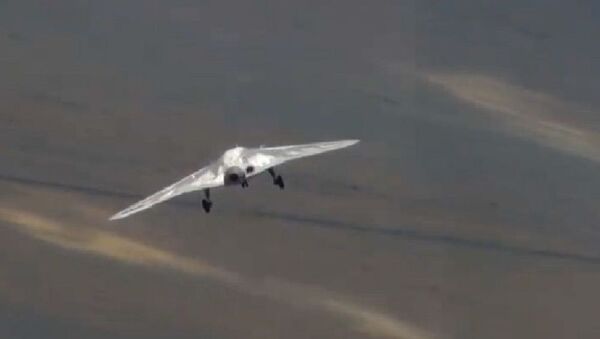 El primer vuelo del dron Ojotnik - Sputnik Mundo