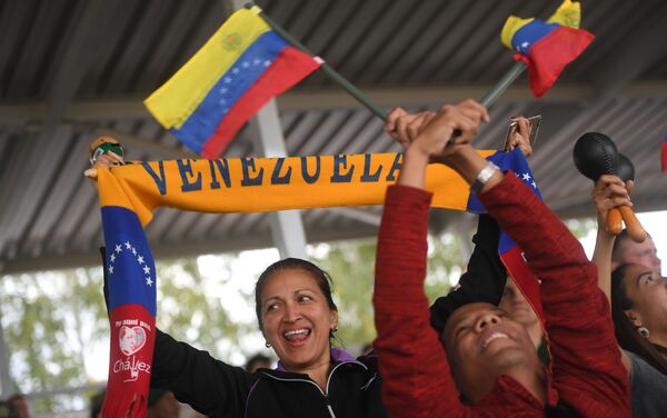 Venezolanos apoyan a su país en los Army Games 2019 - Sputnik Mundo