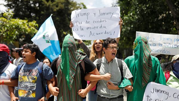 Protestas en Guatemala contra un acuerdo de asilo - Sputnik Mundo