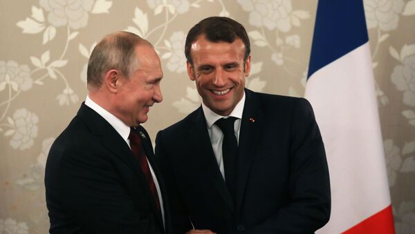 Presidente de Rusia, Vladímir Putin, y presidente de Francia, Emmanuel Macron - Sputnik Mundo