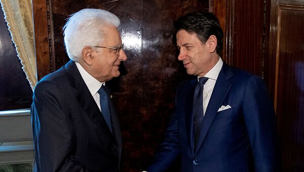 El presidente de Italia, Sergio Mattarella junto al primer ministro italiano Giuseppe Conte - Sputnik Mundo