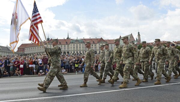Los soldados estadounidenses en Varsovia - Sputnik Mundo
