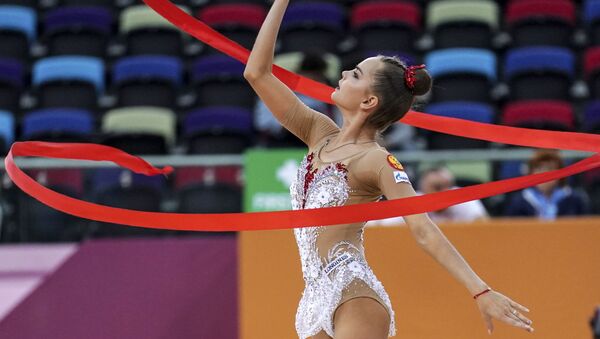 Dina Averina, gimnasta rusa - Sputnik Mundo