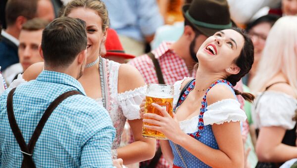 Inauguran el festival Oktoberfest en Múnich, Alemania - Sputnik Mundo