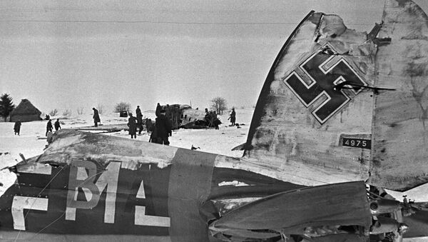 El aeródromo nazi tras el asalto de los aviones soviéticos - Sputnik Mundo