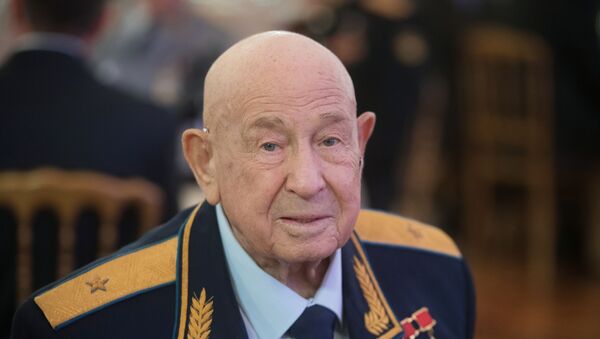Alexéi Leónov, el cosmonauta ruso - Sputnik Mundo