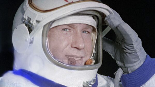Alexéi Leónov, el primer caminante espacial del planeta - Sputnik Mundo