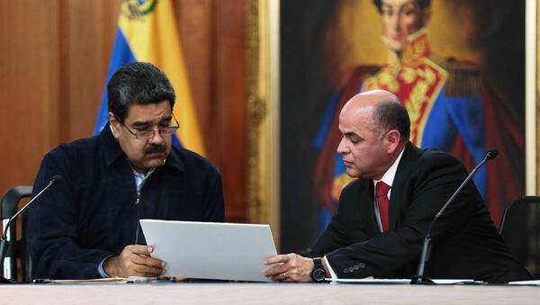 Presidente de Venezuela, Nicolás Maduro, y ministro de Petróleo venezolano, Manuel Quevedo - Sputnik Mundo