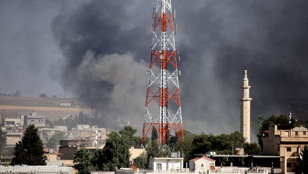 Bombardeo de Turquía cerca de la ciudad siria de Ras Ayn - Sputnik Mundo