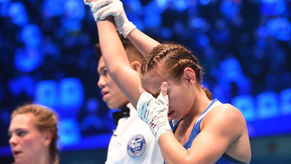Ekaterina Paltseva, boxeadora rusa, vence el Mundial Mundial de Boxeo Femenino 2019 en la categoría peso minimosca  - Sputnik Mundo
