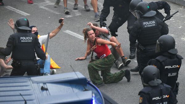 Barcelona se llena de protestas tras las polémicas condenas a los líderes catalanes
 - Sputnik Mundo