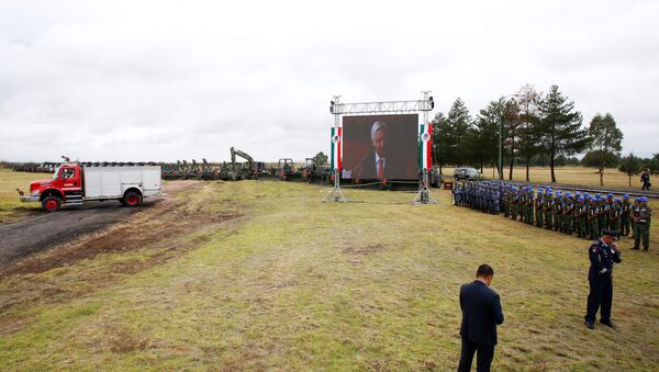 Militares mexicanos en el lugar de construcción del nuevo aeropuerto en México - Sputnik Mundo