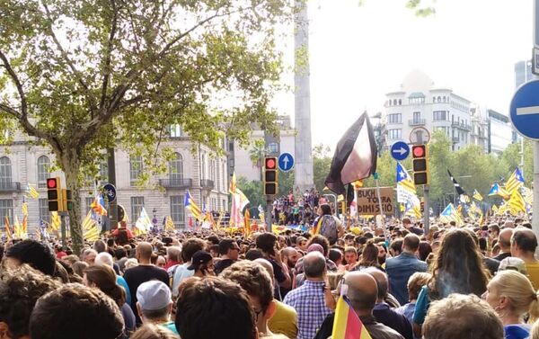 Marcha multitudianria en Barcelona - Sputnik Mundo