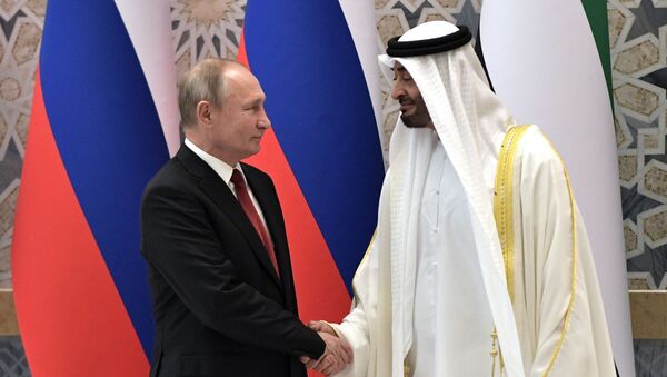 Vladímir Putin, presidente de Rusia, y Mohamed bin Zayed Nahyan, príncipe heredero de Abú Dabi - Sputnik Mundo