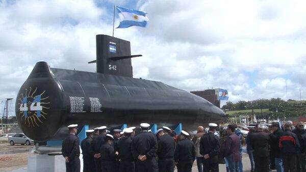 Una réplica del submarino argentino ARA San Juan en homenaje a sus víctimas - Sputnik Mundo