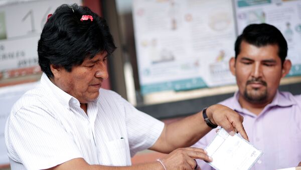 Evo Morales, presidente de Bolivia emite su voto en las elecciones generales - Sputnik Mundo