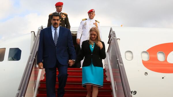 Presidente de Venezuela, Nicolás Maduro, arriba a Bakú - Sputnik Mundo
