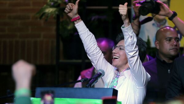 Claudia López, alcaldesa electora de Bogotá, celebra su victoria en las urnas - Sputnik Mundo