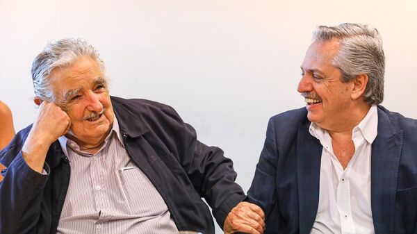 El expresidente uruguayo José 'Pepe' Mujica y el presidente electo de Argentina, Alberto Fernández - Sputnik Mundo