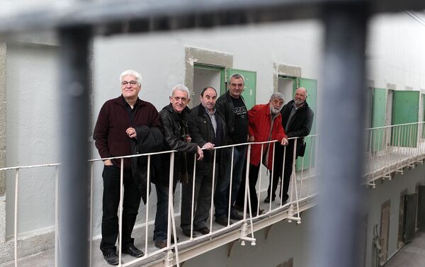 Visita a la cárcel de Segovia en 2011. Chato Galante y otros presos políticos que estuvieron en esa cárcel - Sputnik Mundo