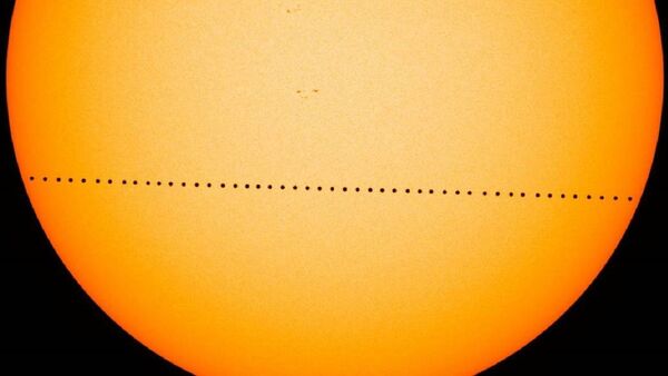 Mercurio cruza el disco solar en 2016 - Sputnik Mundo