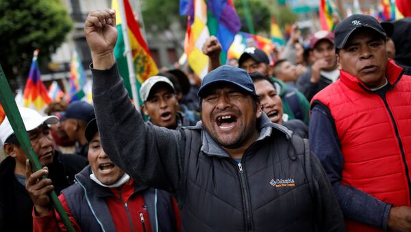 Manifestantes en apoyo a Evo Morales en La Paz, Bolivia - Sputnik Mundo