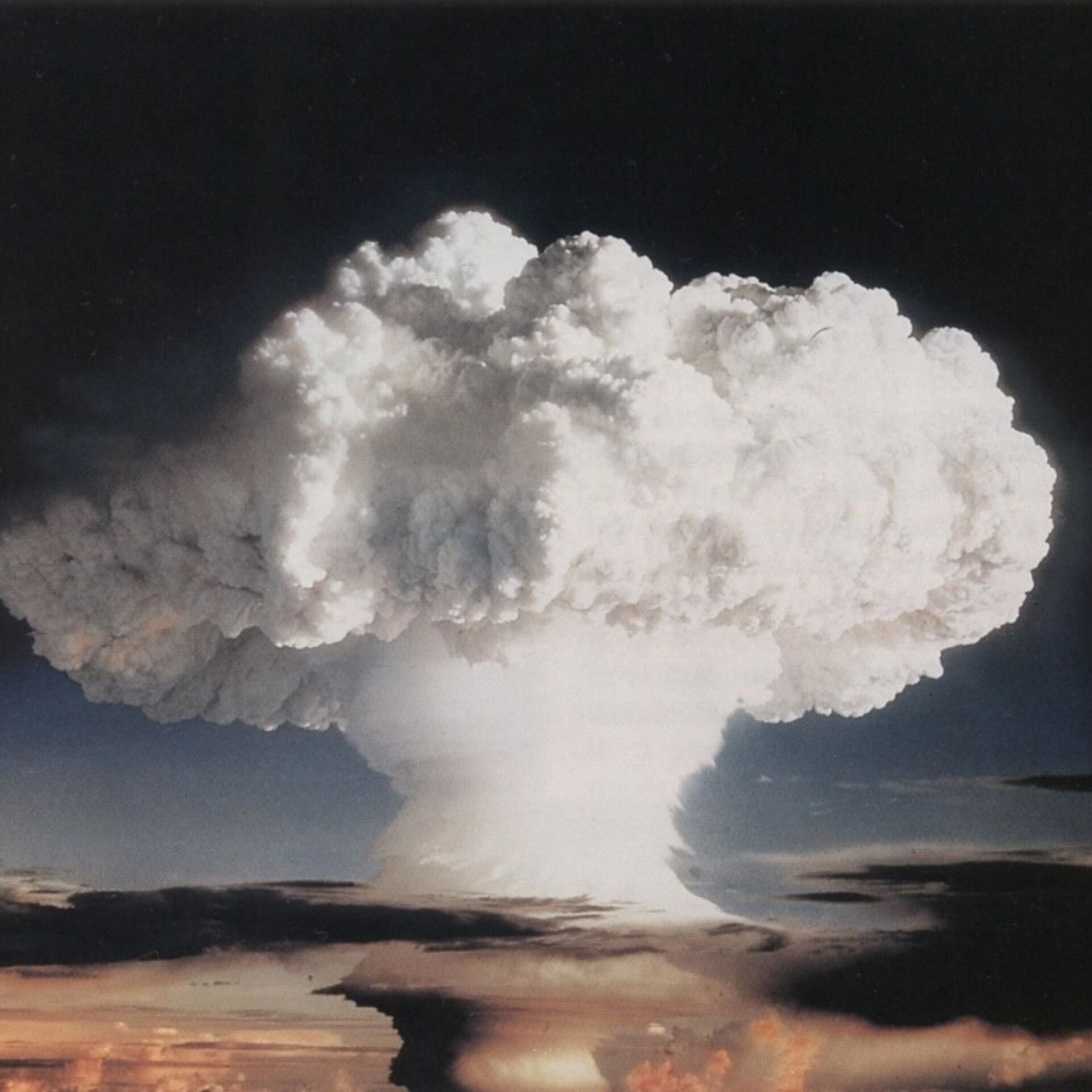 Ядерные военные конфликты. Водородная бомба США. Атомный взрыв. Атомный гриб. Атомное оружие.