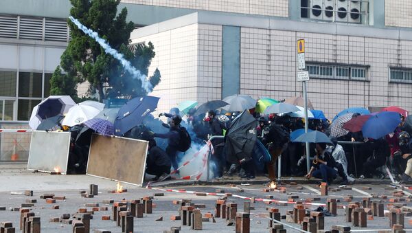 Manifestantes en el campus de la Universidad Politécnica de Hong Kong - Sputnik Mundo