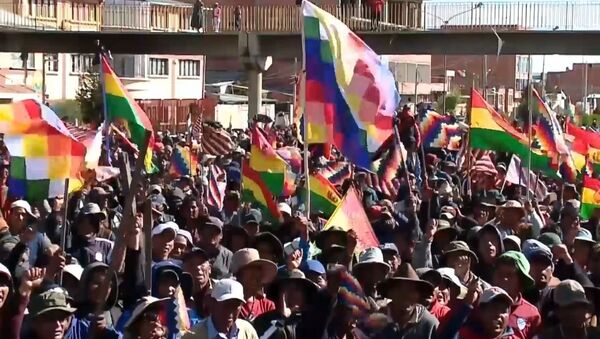 Manifestantes indígenas bloquean una refinería de petróleo cerca de La Paz - Sputnik Mundo