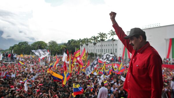 El presidente de Venezuela, Nicolás Maduro, durante una concentración de estudiantes en Caracas - Sputnik Mundo