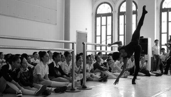 Una instantánea registrada por Darian Vólkova en la Escuela Nacional de Ballet de Cuba - Sputnik Mundo