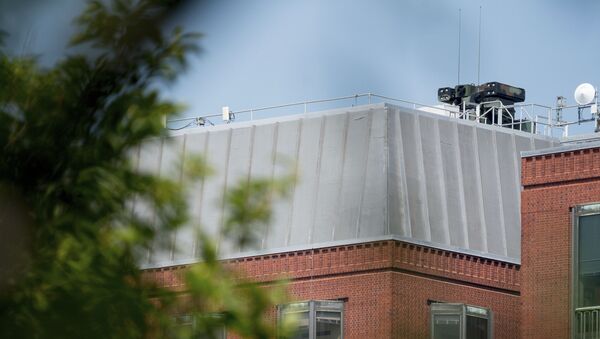 Un sistema de defensa antiaérea en el techo de un edificio enfrente de la Casa Blanca en EEUU - Sputnik Mundo