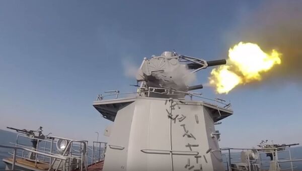 Cañónes antiaéreos de un buque militar ruso - Sputnik Mundo