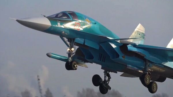 Así los cazabombarderos rusos Su-34 entran en el combate más complicado - Sputnik Mundo