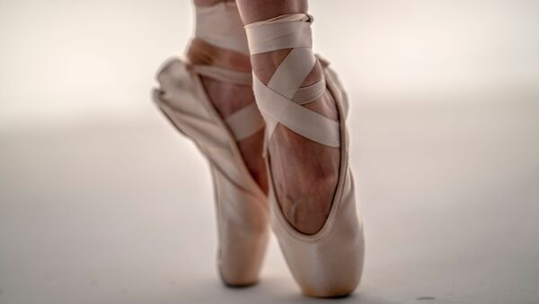 Los pies de una bailarina (archivo) - Sputnik Mundo