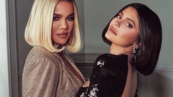 Khloé Kardashian y Kylie Jenner, celebridades estadounidenses - Sputnik Mundo