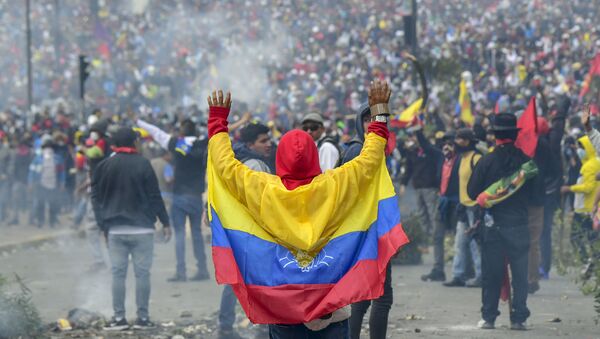 Protestas en Quito contra las medidas económicas del presidente Lenín Moreno, el 8 de octubre de 2019 - Sputnik Mundo