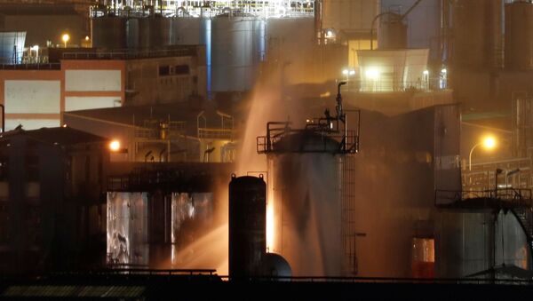 Explosión en la planta petroquímica en Tarragona - Sputnik Mundo