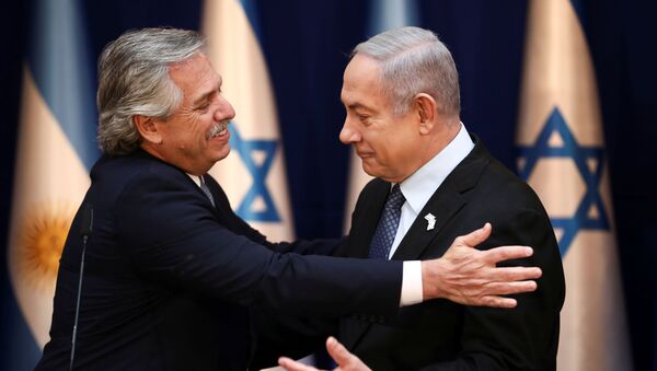 El presidente de Argentina, Alberto Fernández, y el primer ministro israelí, Benjamín Netanyahu - Sputnik Mundo