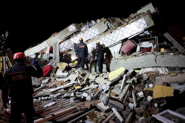 Consecuencias del terremoto que dejó decenas de muertos en Turquía - Sputnik Mundo