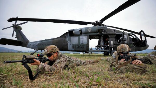 Maniobras militares de paracaidismo de EEUU y Colombia - Sputnik Mundo