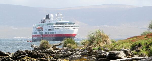 Un crucero cerca de la costa de las Islas Malvinas (Falklands). Imagen referencial Un crucero cerca de la costa de las Islas Malvinas (Falklands). Imagen referencial - Sputnik Mundo