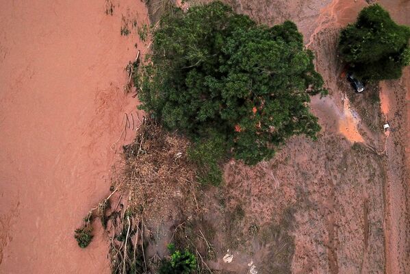 Lluvias tropicales en Brasil: inundaciones, deslizamientos de tierra y decenas de muertes
 - Sputnik Mundo