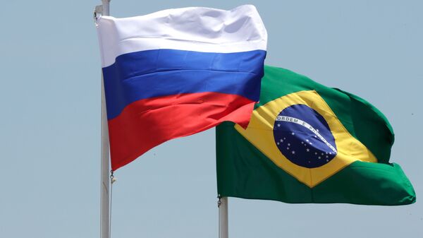 Las banderas de Brasil y Rusia - Sputnik Mundo