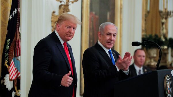 El presidente de los Estados Unidos, Donald Trump, y el primer ministro de Israel, Benjamín Netanyahu - Sputnik Mundo