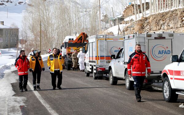 La operación de rescate en la provincia turca de Van tras avalanchas - Sputnik Mundo