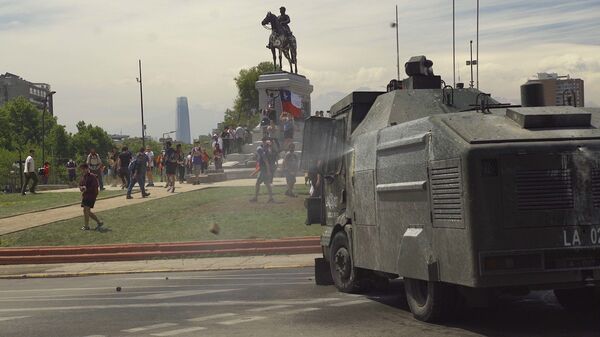 Cómo el estallido social está reescribiendo la historia de Chile Cómo el estallido social está reescribiendo la historia de Chile - Sputnik Mundo
